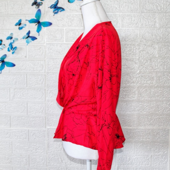 ASTR the label red long sleeve floral blouse - Picture 3 of 9